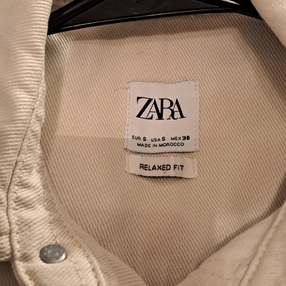 Aunthentic Zara Classic. Off-White Relaxed Fit Jacket